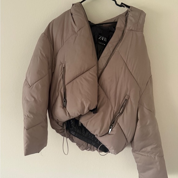 Zara Jackets & Blazers - Cropped look puffer jacket